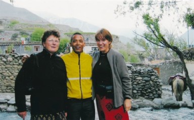 Liba Cunnings with Purna and friend, Jomsom, 2002